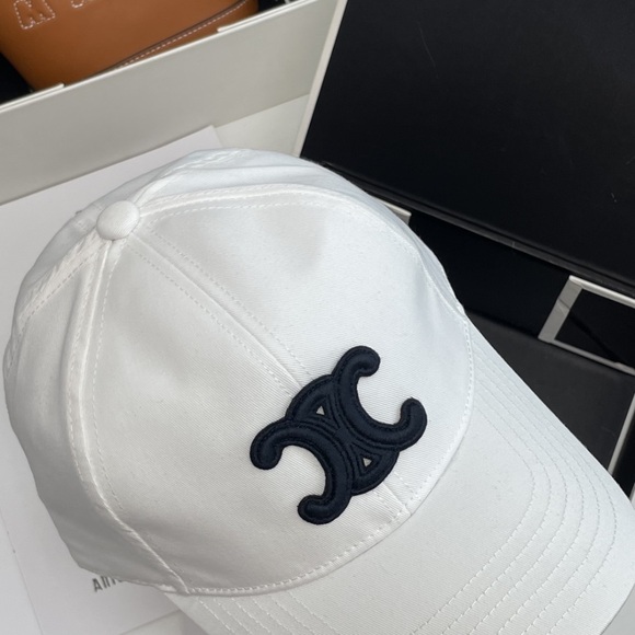 Celine White & Blue
TRIOMPHE BASEBALL CAP IN COTTON - Picture 1 of 5